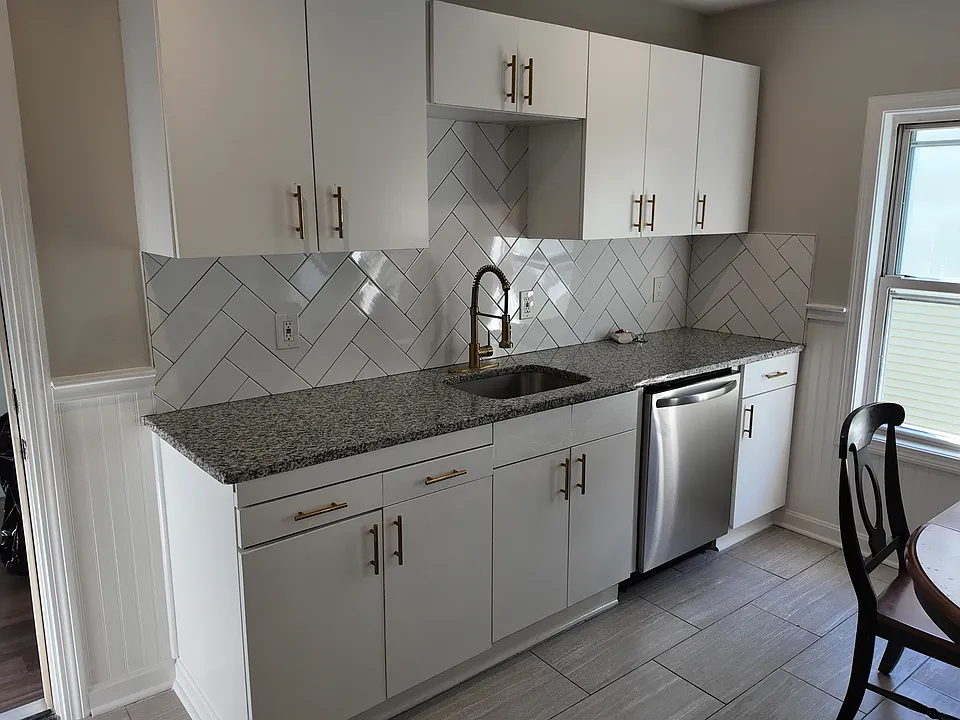 18 Hudson St #2