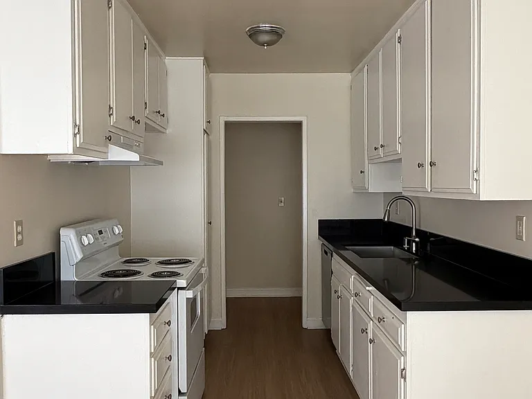 Palm Terrace Apartments — Photo 21