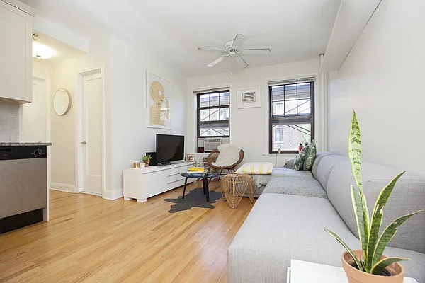 Rented by Avi Nash Associates | media 1