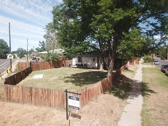 4th image of 3102 N Columbine St