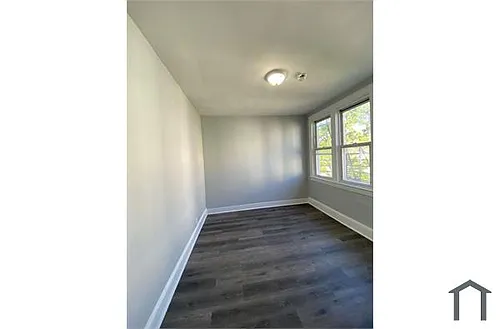 120 Waverly St Photo 1