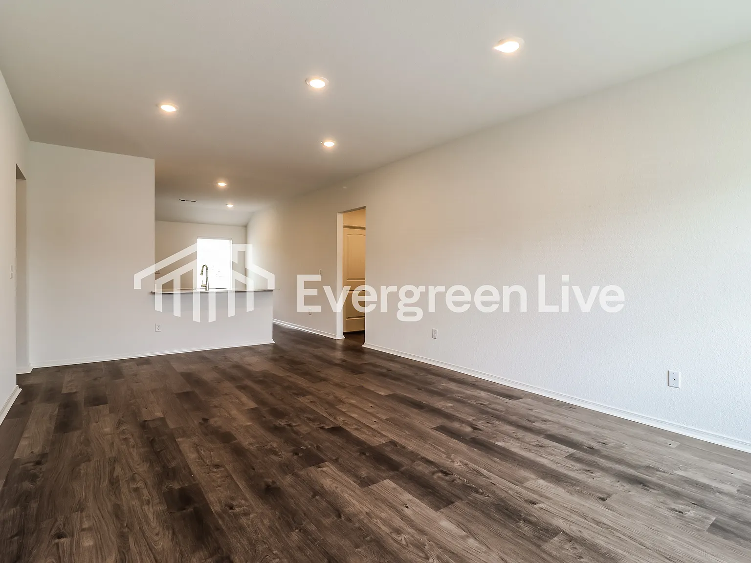 4 bed, 2.0 bath, 1470 sqft, $1,295 — Photo 4
