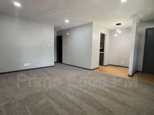 4900 Huntington Ave APT 4, Lincoln, NE 68504