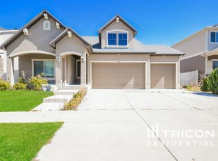 4828 Dunkirk St, Denver, CO 80249