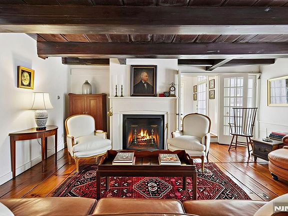 3rd image of 164 E Saddle River Rd