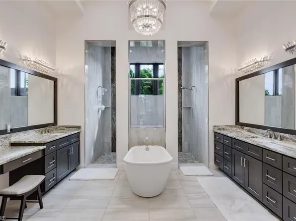6423 Livingston Woods LN, NAPLES, FL 34109