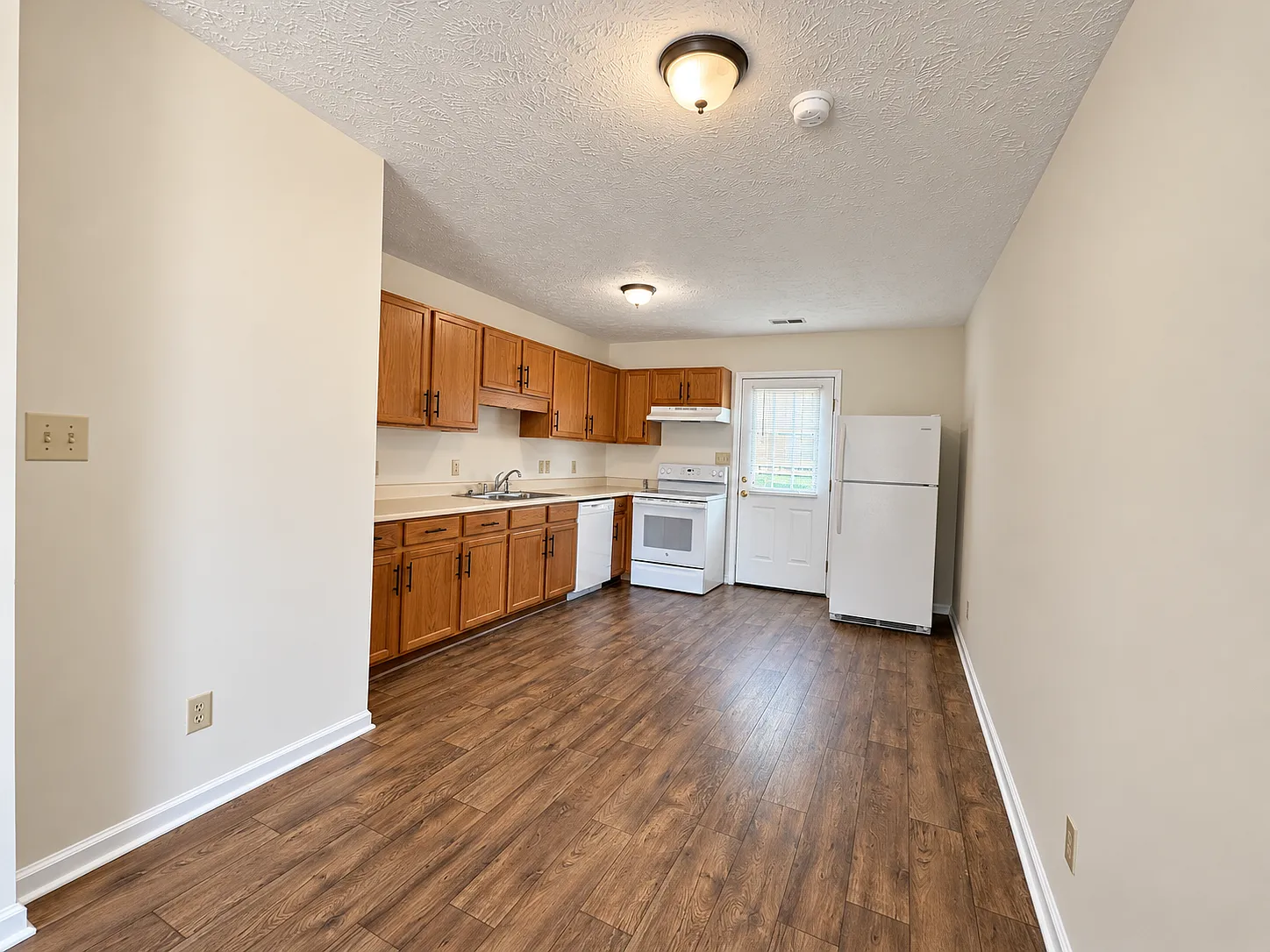 2 bed, 2.0 bath, $1,095 — Photo 4