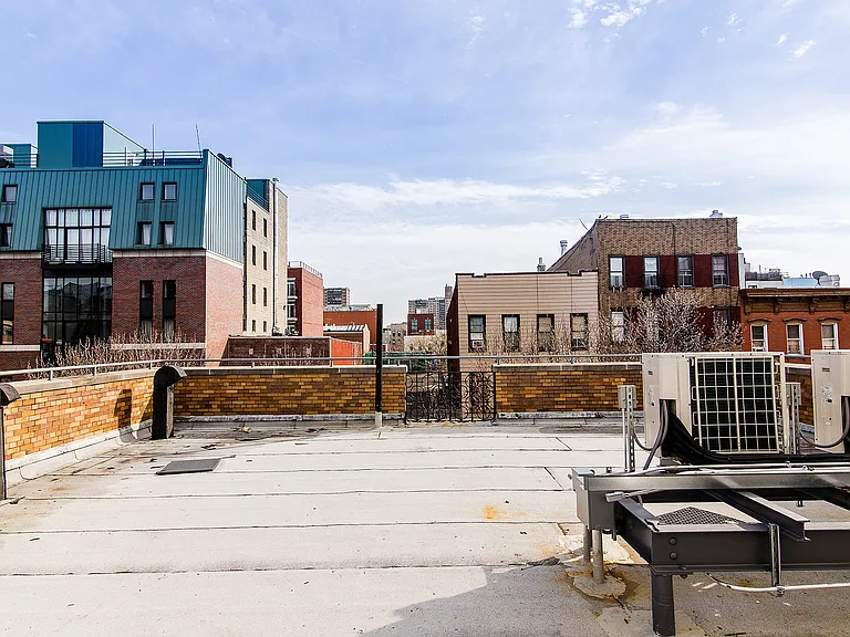 69 Ten Eyck St #1D — Photo 28