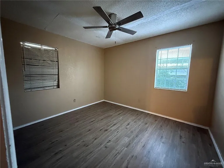 3008 Katrina Ave — Photo 3