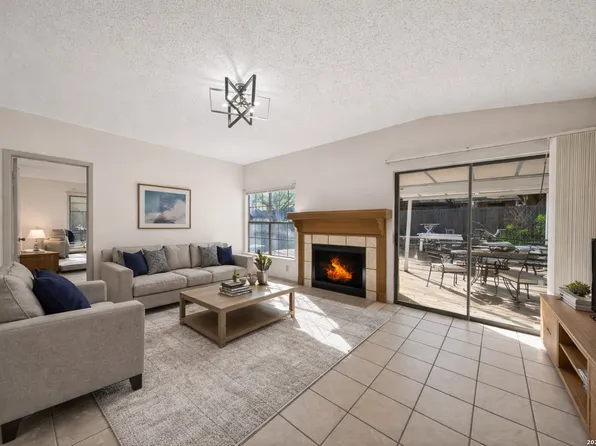 3916 Chimney Springs, San Antonio, TX 78247