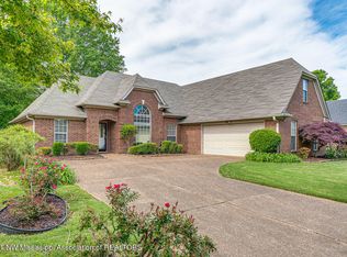 9207 Lakeside Dr, Olive Branch, MS 38654