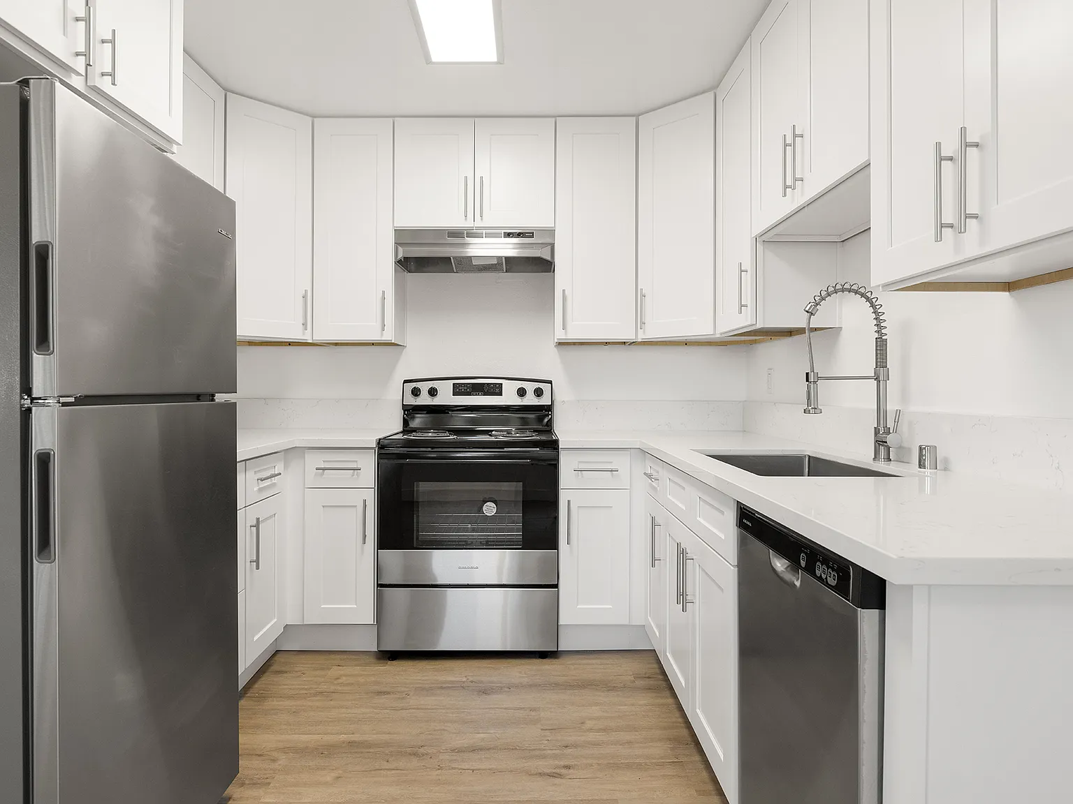 Park Apartments — Photo 3