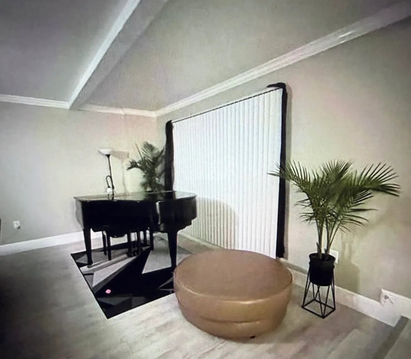 4 bed, 2.5 bath, 2312 sqft, $3,600 — Photo 3