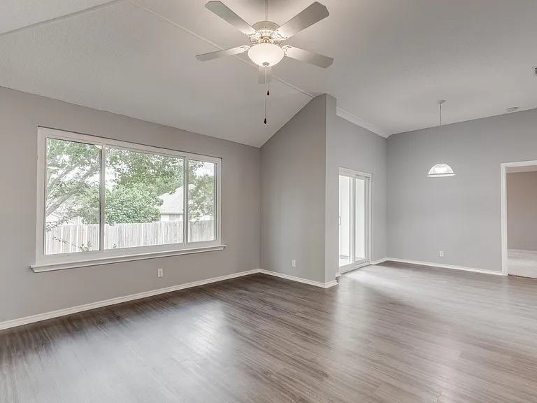16809 Bailey Jean Dr — Photo 10