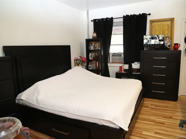 9307 123rd St, South Richmond Hill, NY 11419