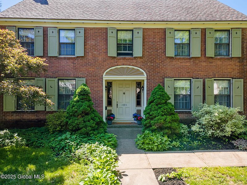 4th image of 1435 Lowell Road