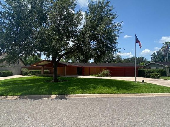2nd image of 410 Powell Pl