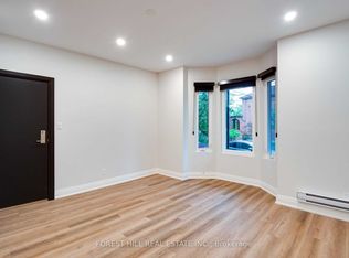 1 Greensides Ave #1, Toronto, ON M6G3P5