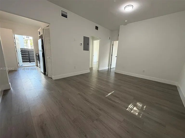638 SW 21st Ave #1 — Photo 4