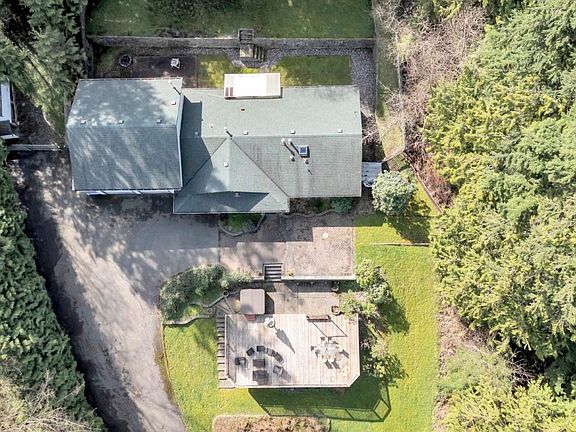 2nd image of 29310 Dewdney Trunk Rd