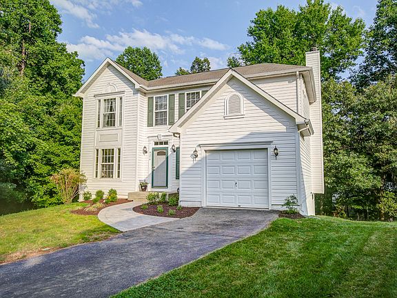 2nd image of 9374 Woodsong Ct