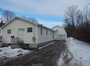 19 Park Street, Paris, ME 04281