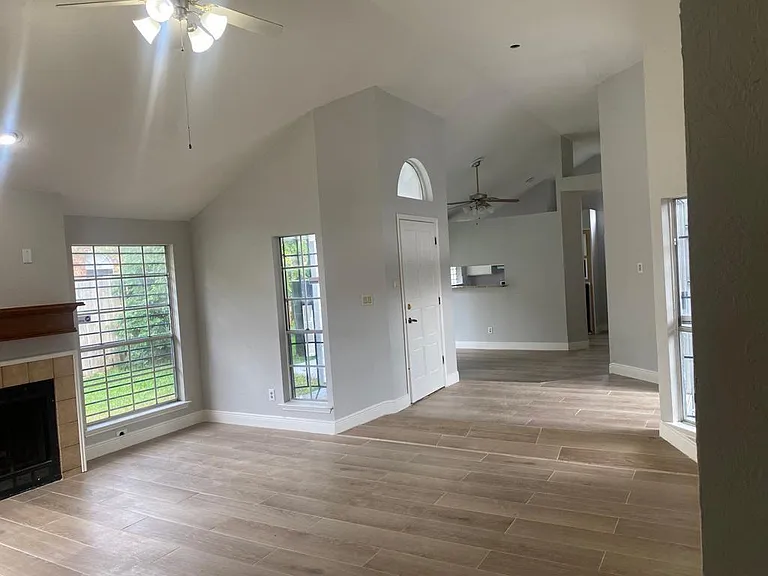 9339 Stonecreek Ln — Photo 7