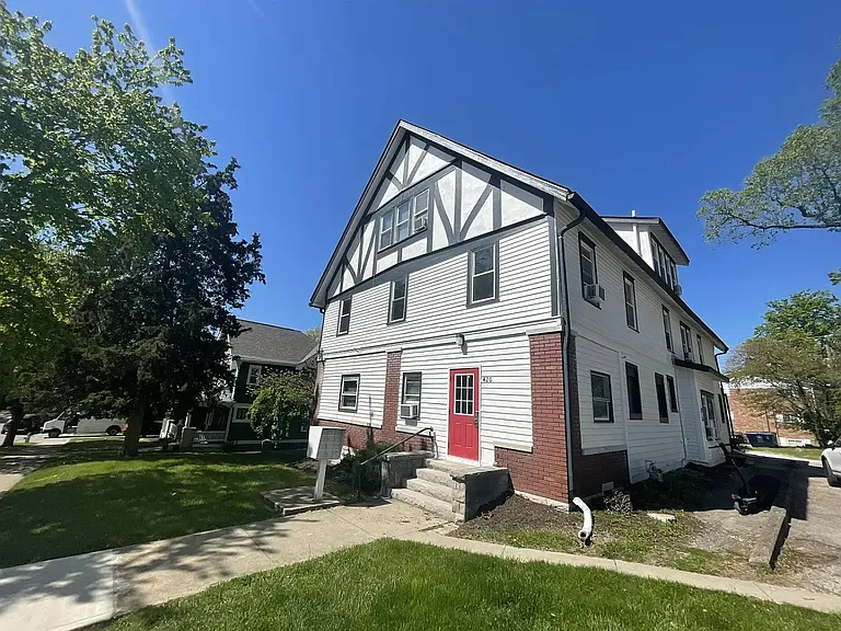 420 S Fess Ave — Photo 6