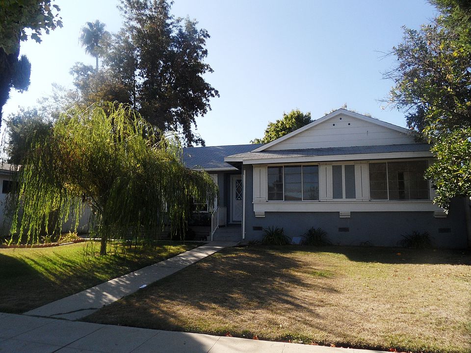 1st image of 22526 Vanowen St