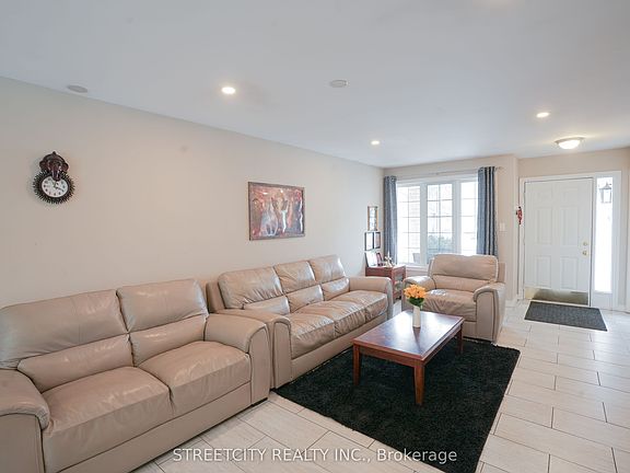 5th image of 35 Juniper Cres
