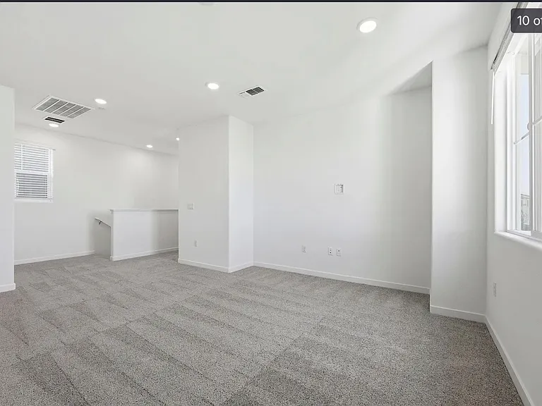 604 E Salamanca Ln — Photo 6