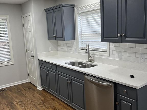 4th image of 6 Pierce Pl