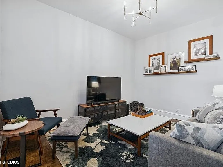 1919 N Wood St #1R — Photo 6