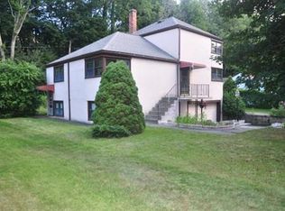 13 Sun Valley Dr, Worcester, MA 01609