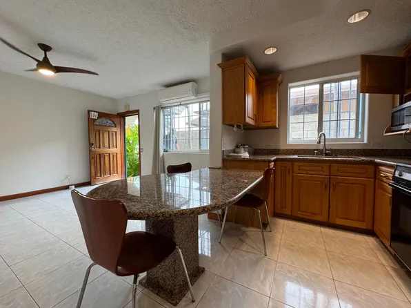 3528 Aliamanu St, Honolulu, HI 96818