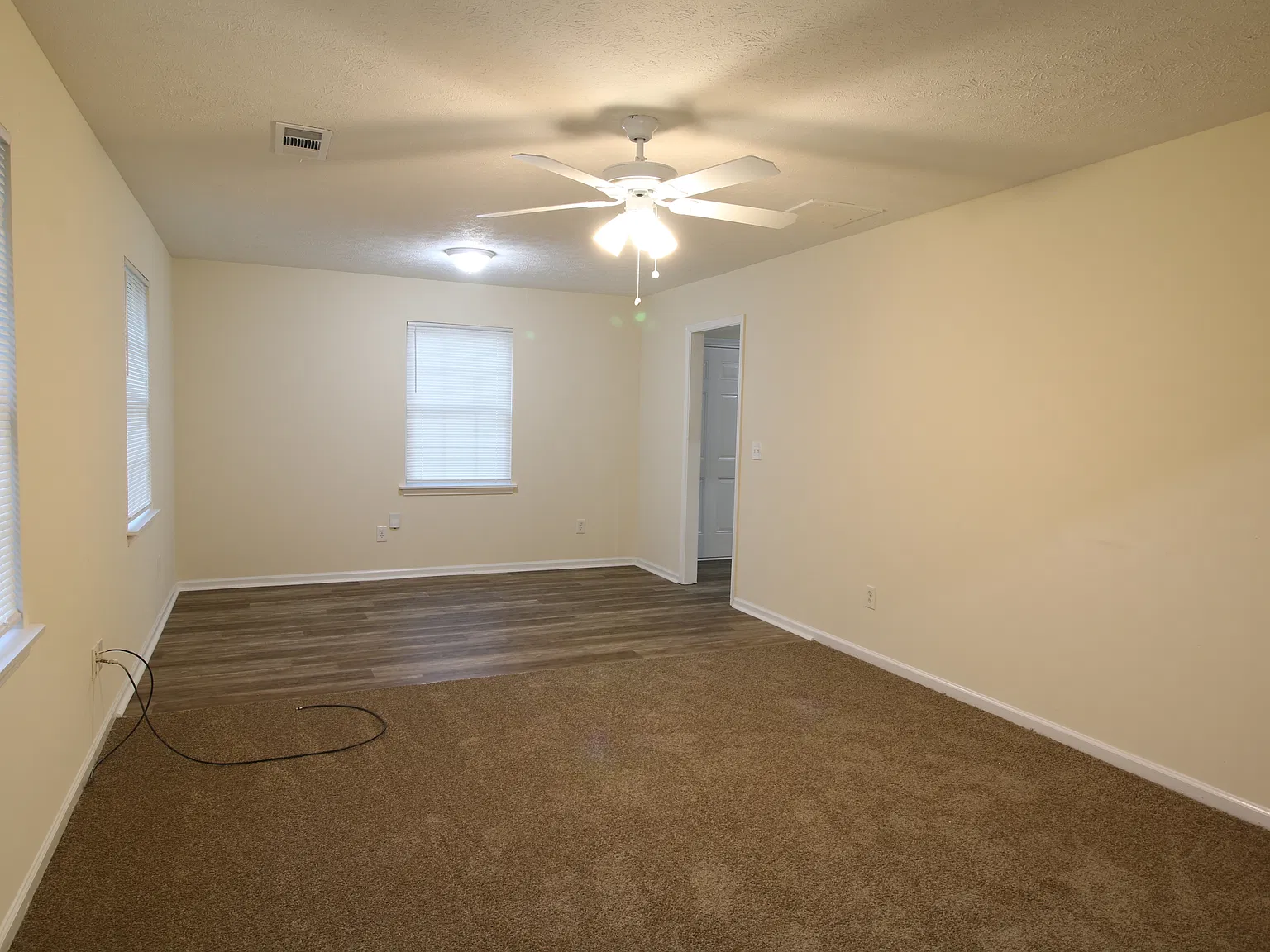 1223 Lyndon Ave - 1223 Lyndon Ave — Photo 2