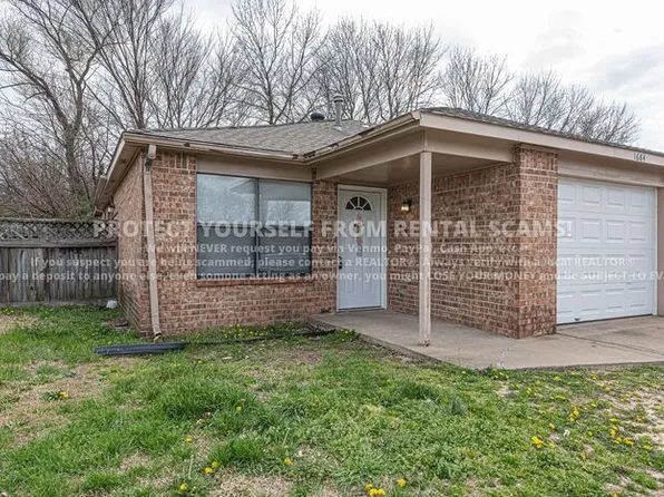 1684 N Dawn Dr, Fayetteville, AR 72703