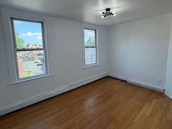 4th image of 9 Ellington St #3L