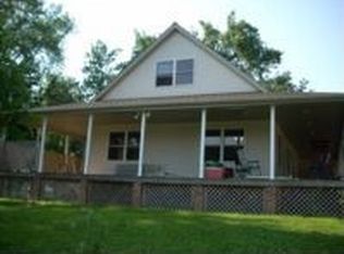 513 N 10th St, Riverton, IL 62561