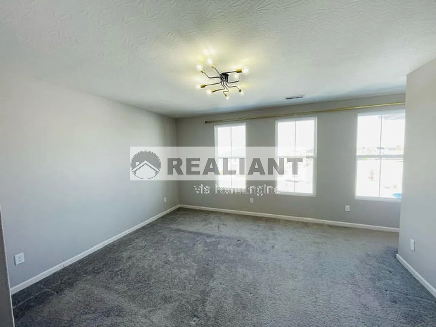 2 bed, 2.0 bath, 1448 sqft, $1,945 — Photo 2