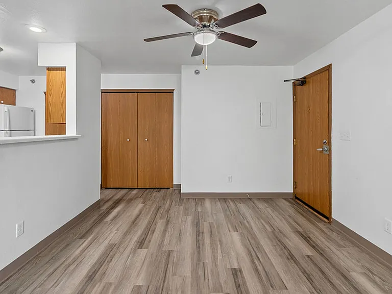 City View Apartments — Photo 17