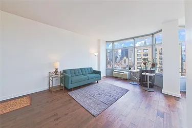 Rented by R New York