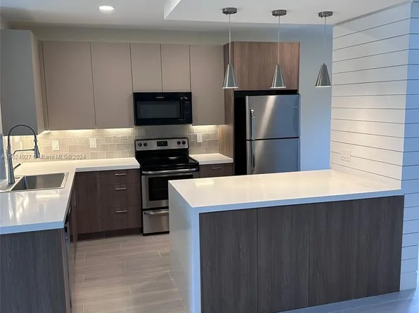 16204 Emerald Cove Rd, Fort Lauderdale, FL 33331