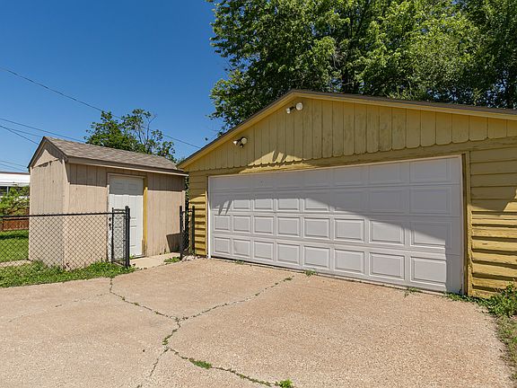 2nd image of 1716 10th Ave