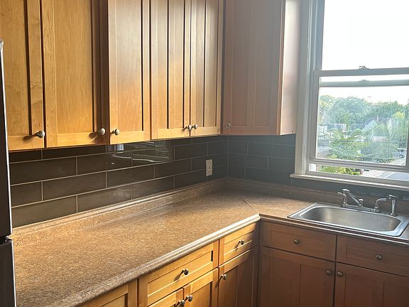 Sit-in kitchen