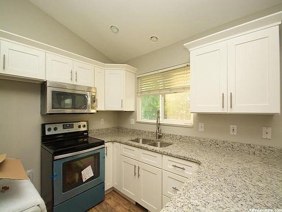 2nd image of 1487 E Harrier St