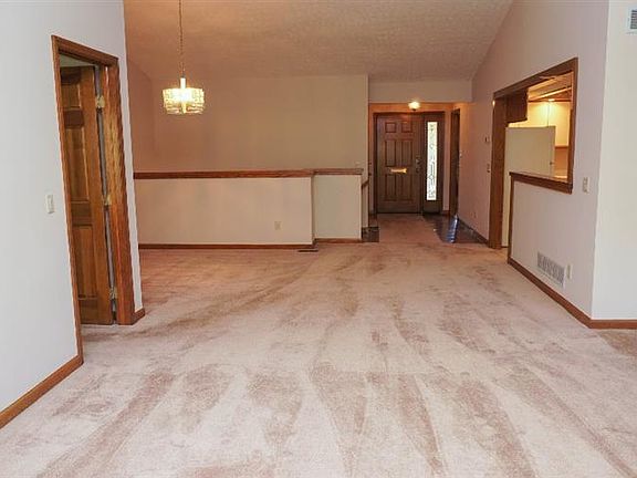 2nd image of 3583 Crossridge Dr