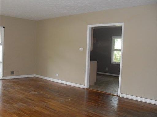 2nd image of 53036 Oakmont Dr W