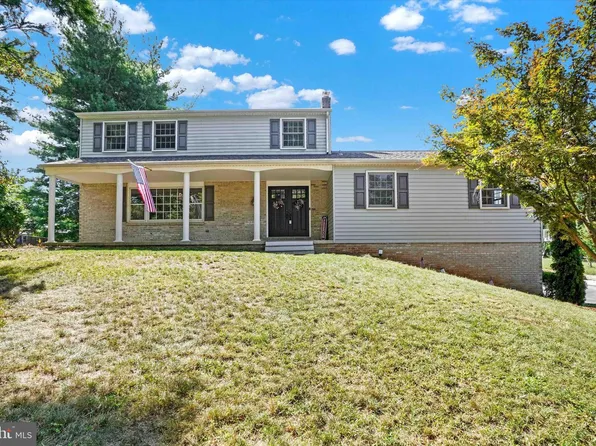2555 Lori Dr, York, PA 17404