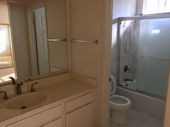 3rd image of 2800 Plaza Del Amo Unit 32